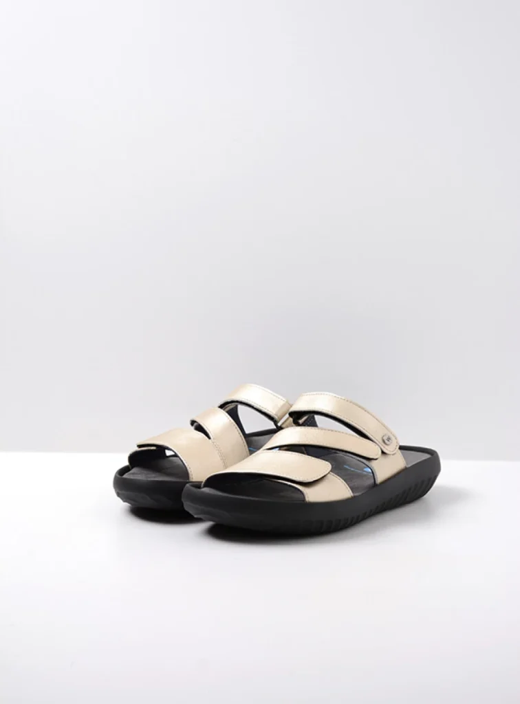 Wolky Slippers 00885 Sense 31140 goud leer