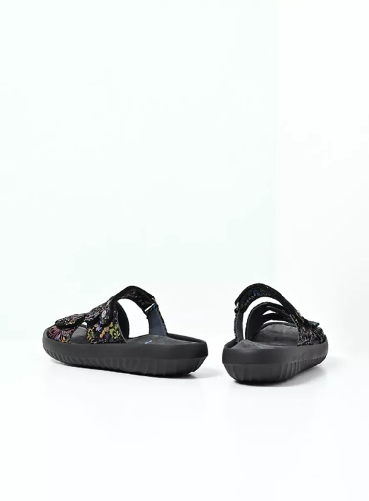 Wolky Slippers 00885 Sense 47999 zwart/multi flower nubuck