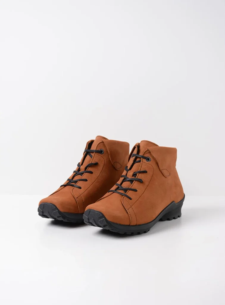 Wolky Hoge veterschoenen 01737 Teton 11430 cognac nubuck