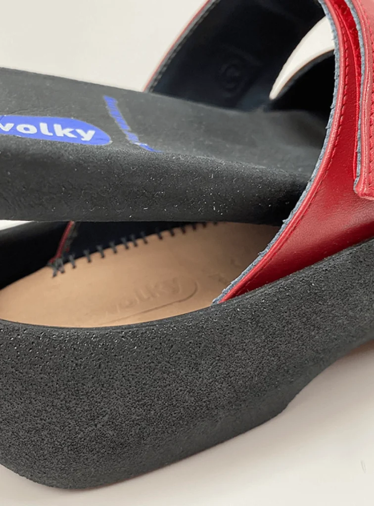 Wolky Slippers 03207 Aporia 30500 rood leer