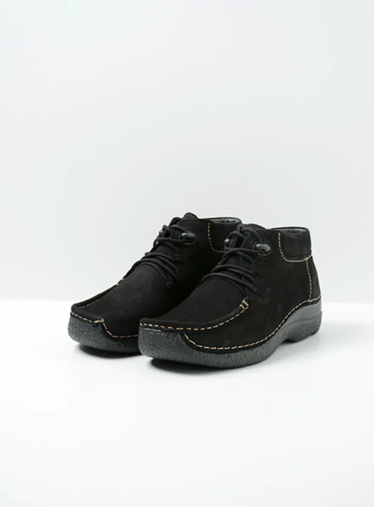 Wolky Hoge veterschoenen 06253 Seamy Moc 11000 zwart nubuck