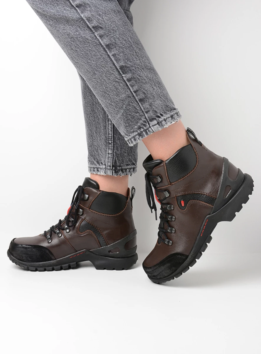 Wolky Hoge veterschoenen 06500 City Tracker WP 30300 bruin leer