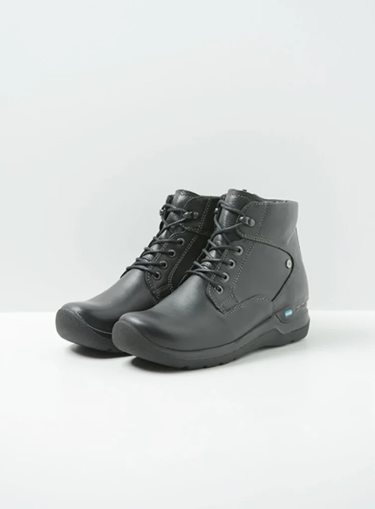 Wolky Hoge veterschoenen 06612 Whynot 24000 zwart leer